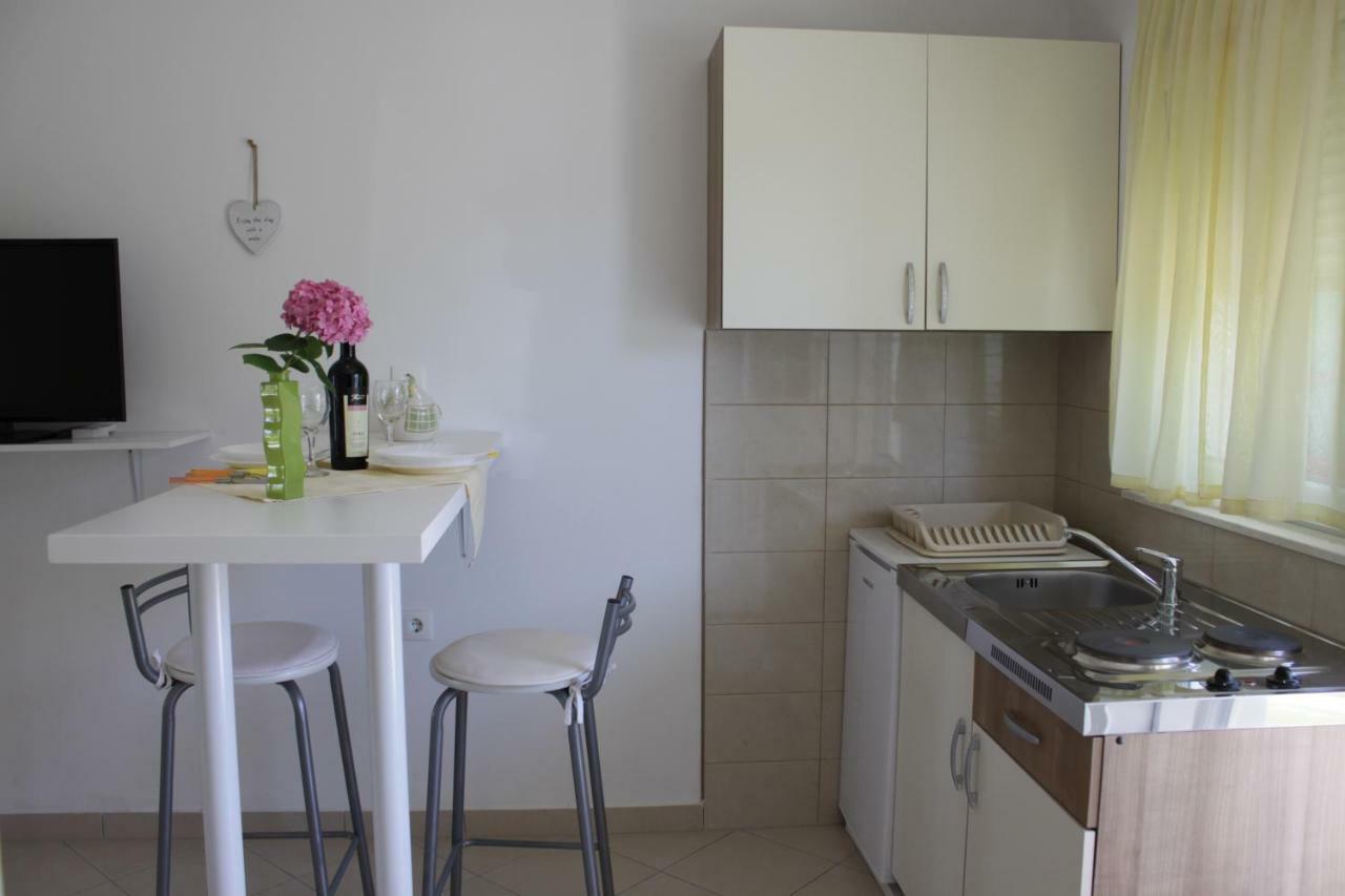 Adria Apartments Stobreč Eksteriør bilde